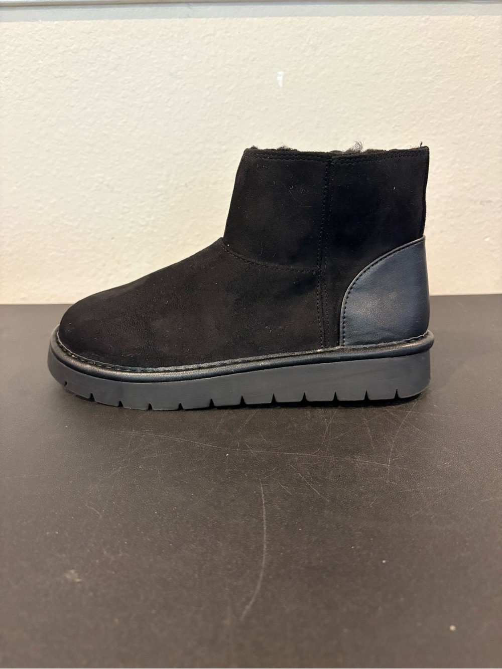 Cat & Jack Girls Honor Faux Suede Style Fur Lined Black Boots Toddler Youth 3Y - Picture 3 of 10